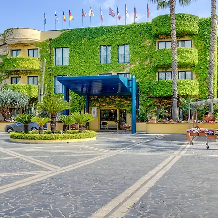 凯撒皇宫酒店 4*