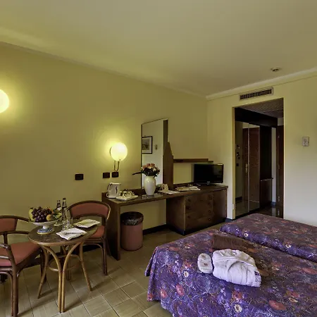 凯撒皇宫酒店 4* 贾迪尼-纳克索斯