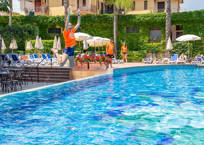 Отель Caesar Palace Джардини-Наксос